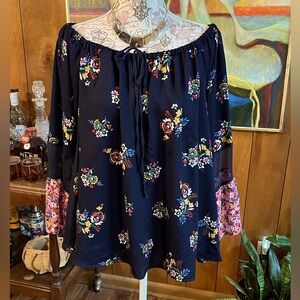 🛍️ROCKS & INDIGO Navy floral blouse with‎ pink full sleeve, size XL.